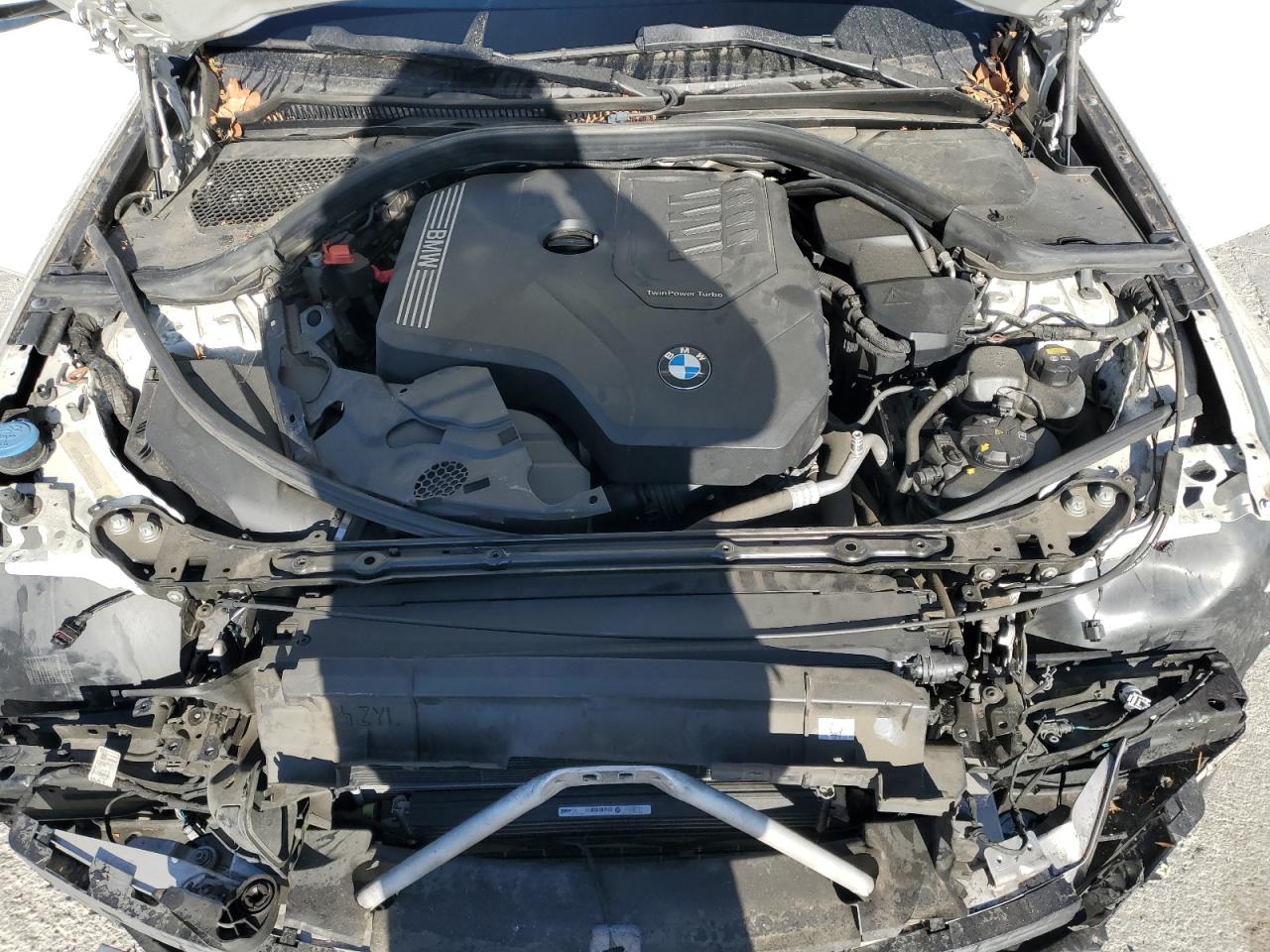 2019 BMW 3er VIN WBA5R1C58KAK12728 Copart auction photo, front end / side damage thumbnail 13