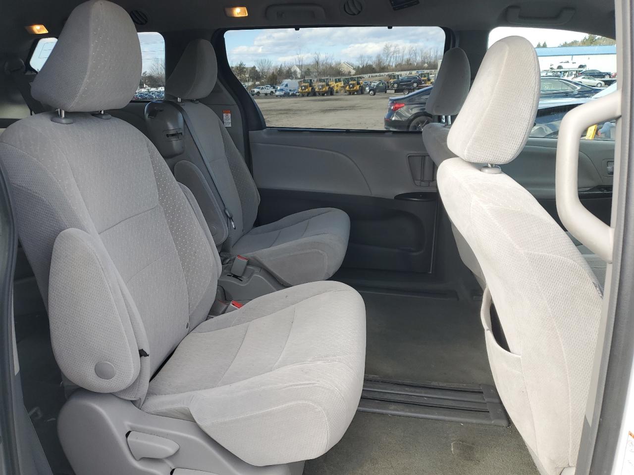 2018 Toyota Sienna VIN 5TDKZ3DC9JS904383 Copart auction photo, side / rear end damage thumbnail 11