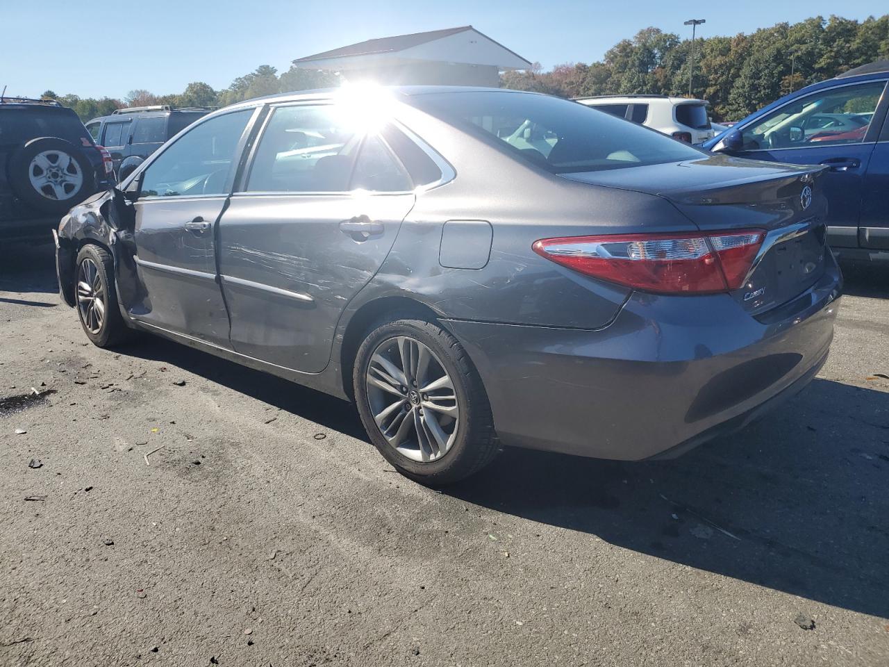 2016 Toyota Camry VIN 4T1BF1FK5GU152263 Copart auction photo, side / front end damage thumbnail 2