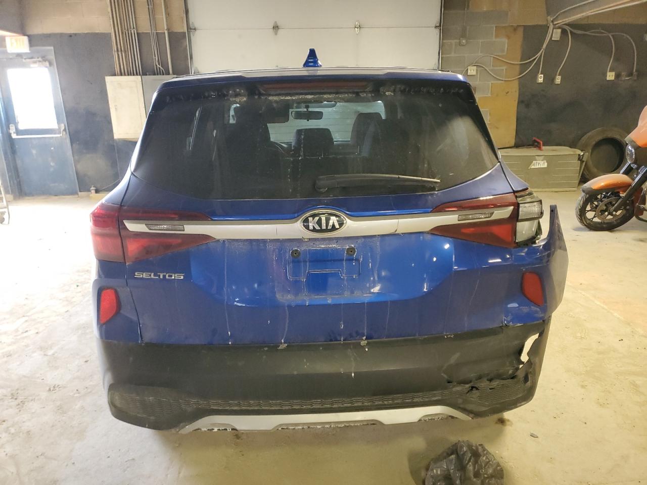 2021 KIA Seltos VIN KNDEPCAA8M7189875 Copart auction photo, rear end / minor dent/scratches damage thumbnail 6