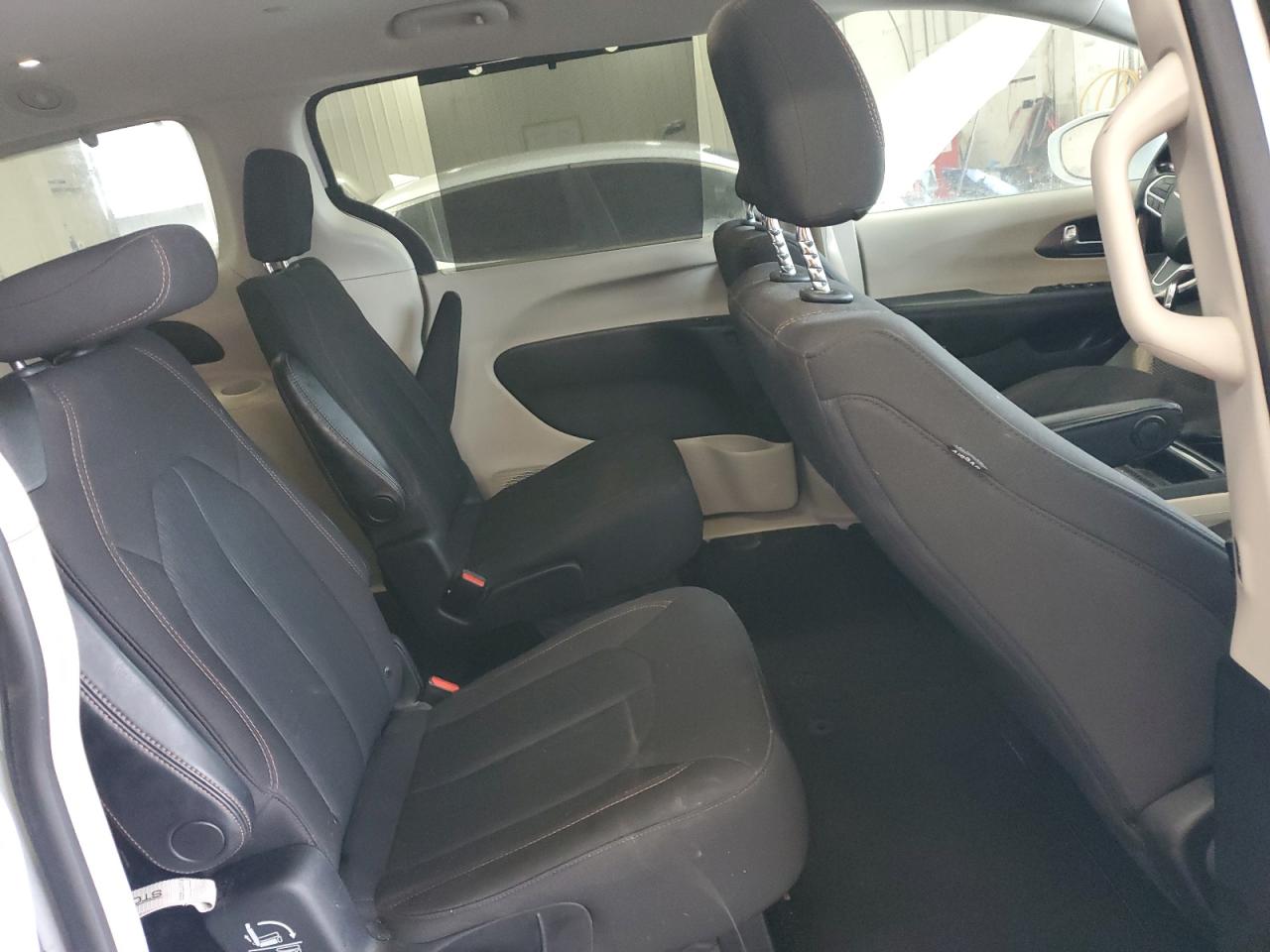 2020 Chrysler Pacifica VIN 2C4RC1FG0LR129343 Copart auction photo, front end / side damage thumbnail 11