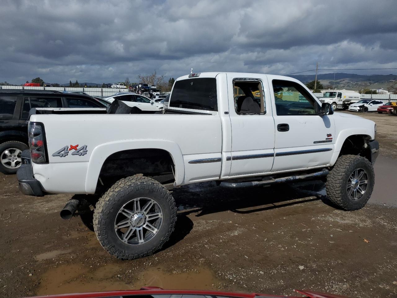 2001 GMC Sierra VIN 1GTHK29131E317389 Copart auction photo, minor dent/scratches damage thumbnail 3