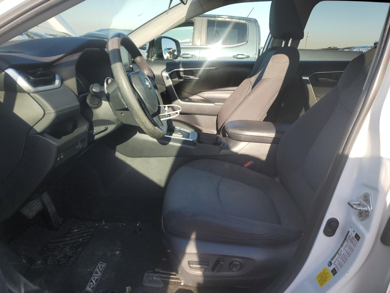 2019 Toyota RAV 4 VIN 2T3W1RFV3KW014567 Copart auction photo, rear end / minor dent/scratches damage thumbnail 7