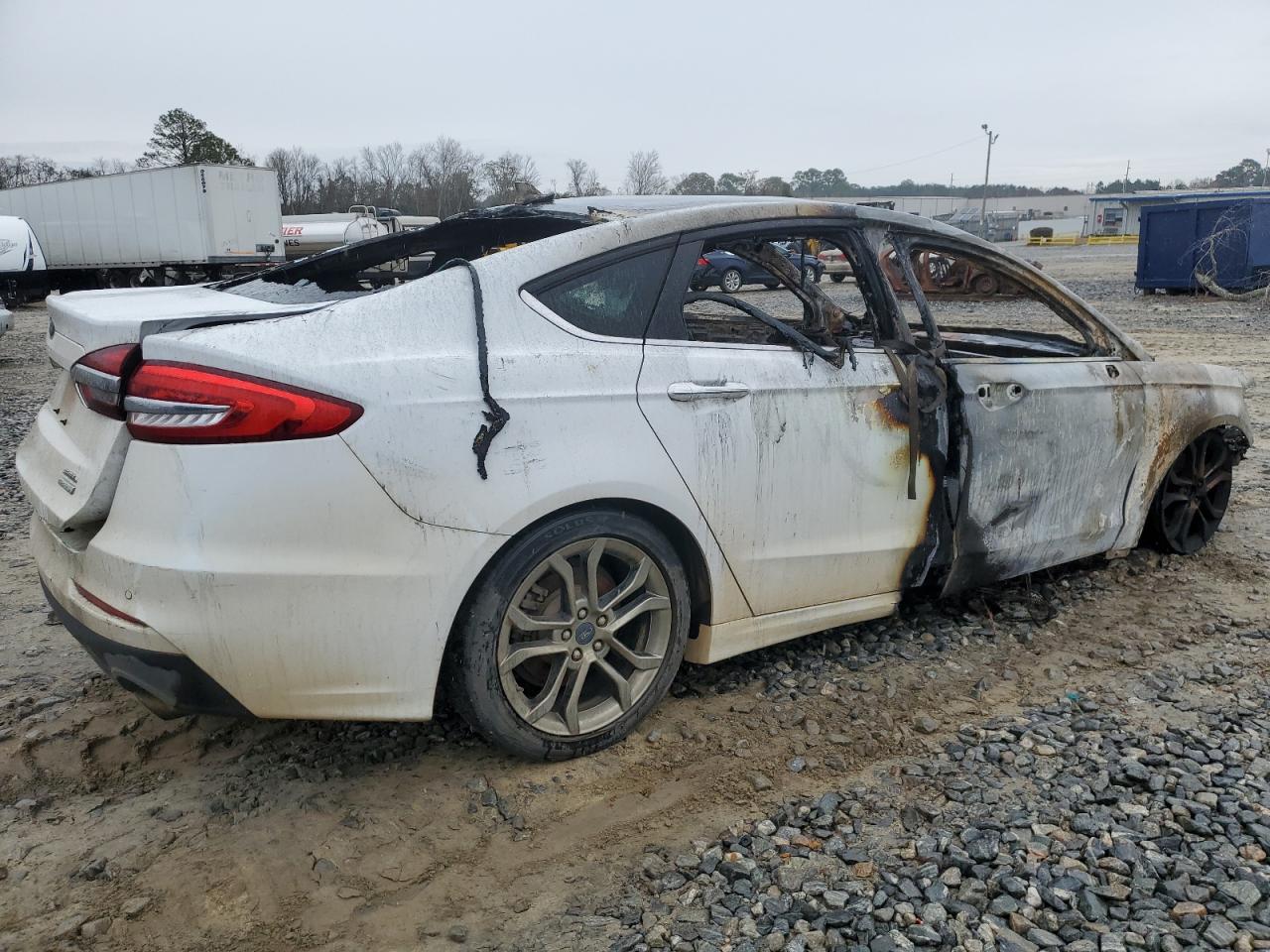 2020 Ford Fusion VIN 3FA6P0CDXLR175497 Copart auction photo, burn damage thumbnail 3