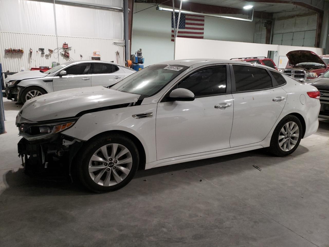 2018 KIA Optima VIN 5XXGT4L34JG264065