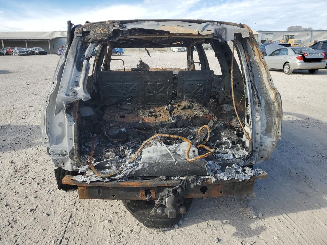 2015 Chevrolet Tahoe VIN 1GNSKBKC2FR558210 Copart auction photo, burn / all over damage thumbnail 6
