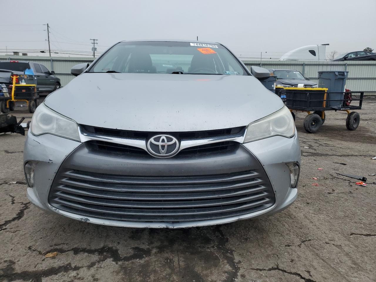 2015 Toyota Camry VIN 4T1BF1FKXFU947372 Copart auction photo, side / front end damage thumbnail 5