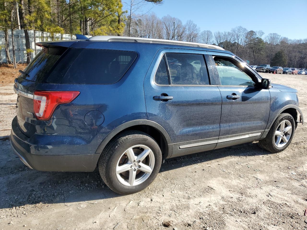 2017 Ford Explorer VIN 1FM5K8DH2HGC17031 Copart auction photo, front end damage thumbnail 3