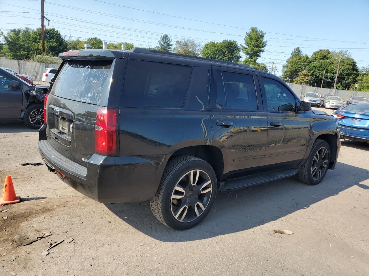 2018 Chevrolet Tahoe VIN 1GNSKCKCXJR167885 Copart auction photo, front end / side damage thumbnail 3
