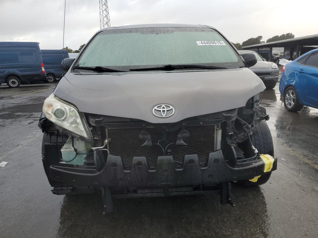 2012 Toyota Sienna VIN 5TDZK3DC1CS199892 Copart auction photo, front end damage thumbnail 5