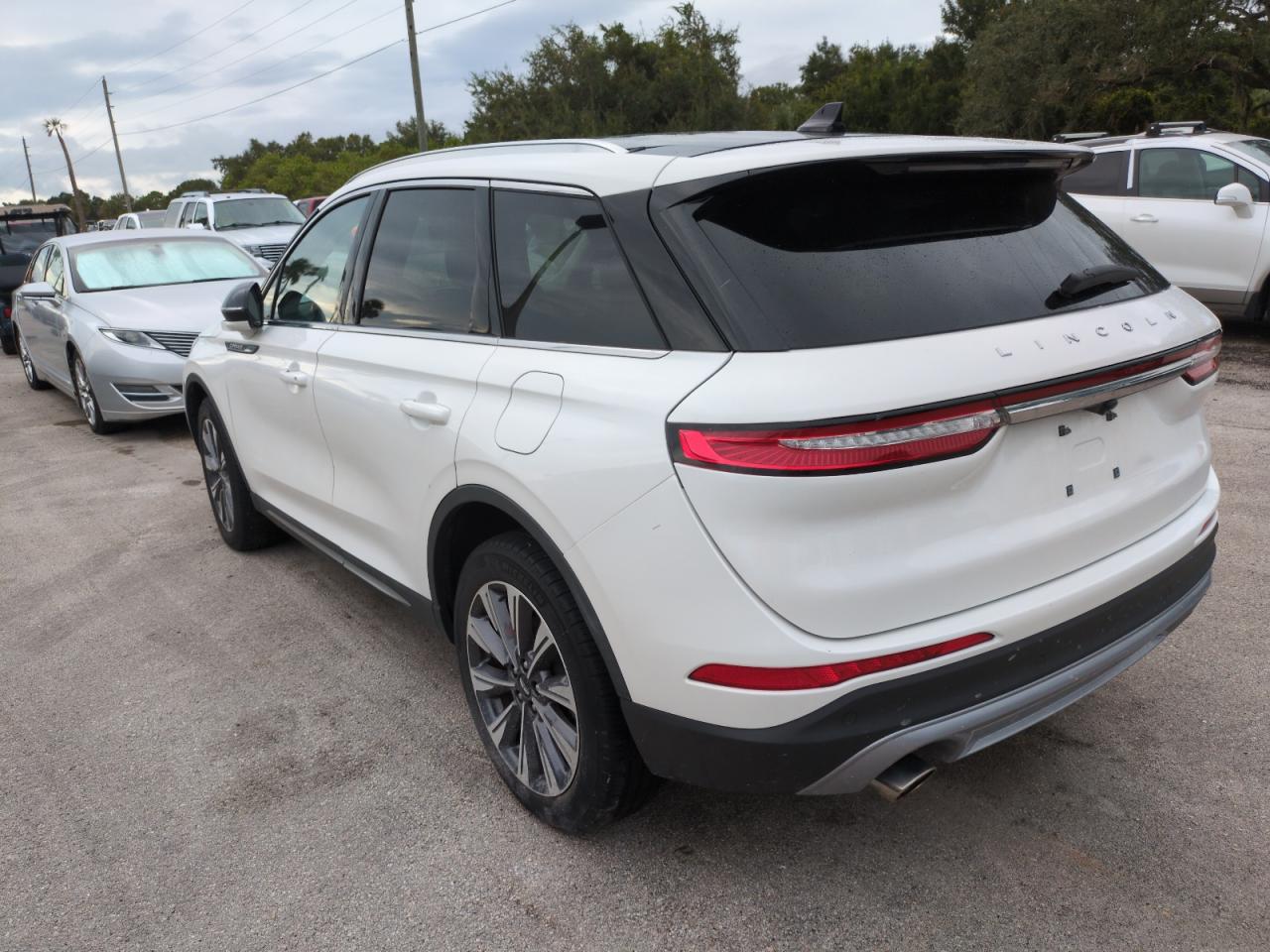 2021 Lincoln Corsair VIN 5LMCJ2C91MUL20189 Copart auction photo, water/flood damage thumbnail 2