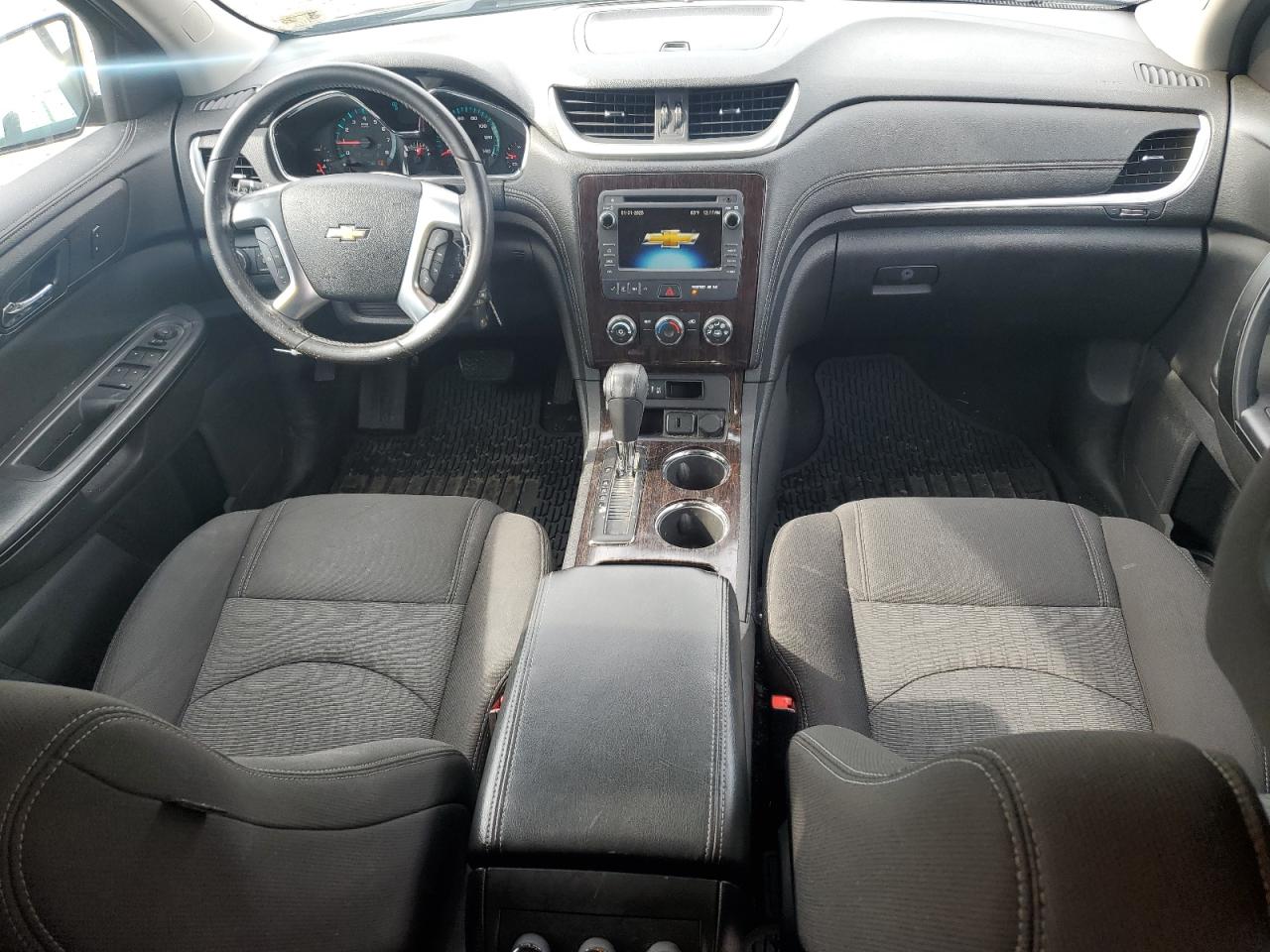 2016 Chevrolet Traverse VIN 1GNKVGKD6GJ336069 Copart auction photo, rear end / minor dent/scratches damage thumbnail 8