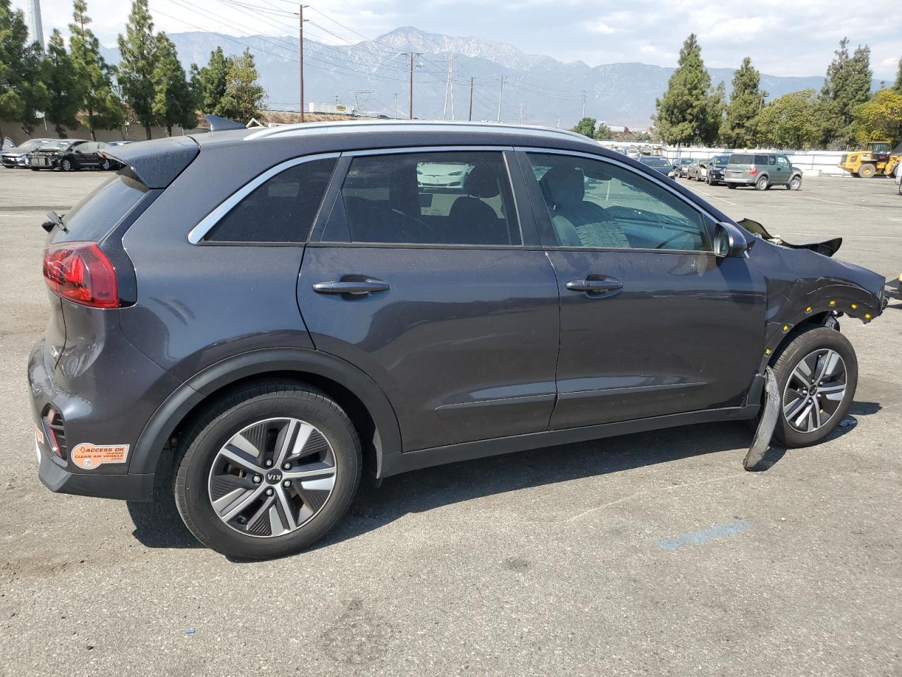 2020 KIA Niro VIN KNDCM3LD1L5394858 Copart auction photo, front end / side damage thumbnail 3