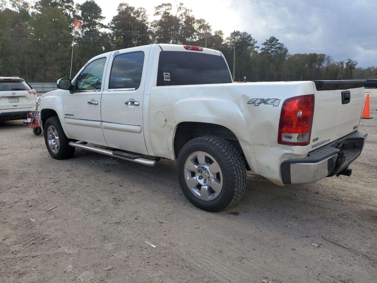 2011 GMC Sierra VIN 3GTP2WE38BG250955 Copart auction photo, rear end damage thumbnail 2