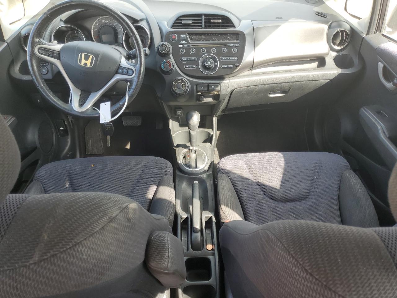 2013 Honda Fit VIN JHMGE8H55DC019564 Copart auction photo, rear end / minor dent/scratches damage thumbnail 8