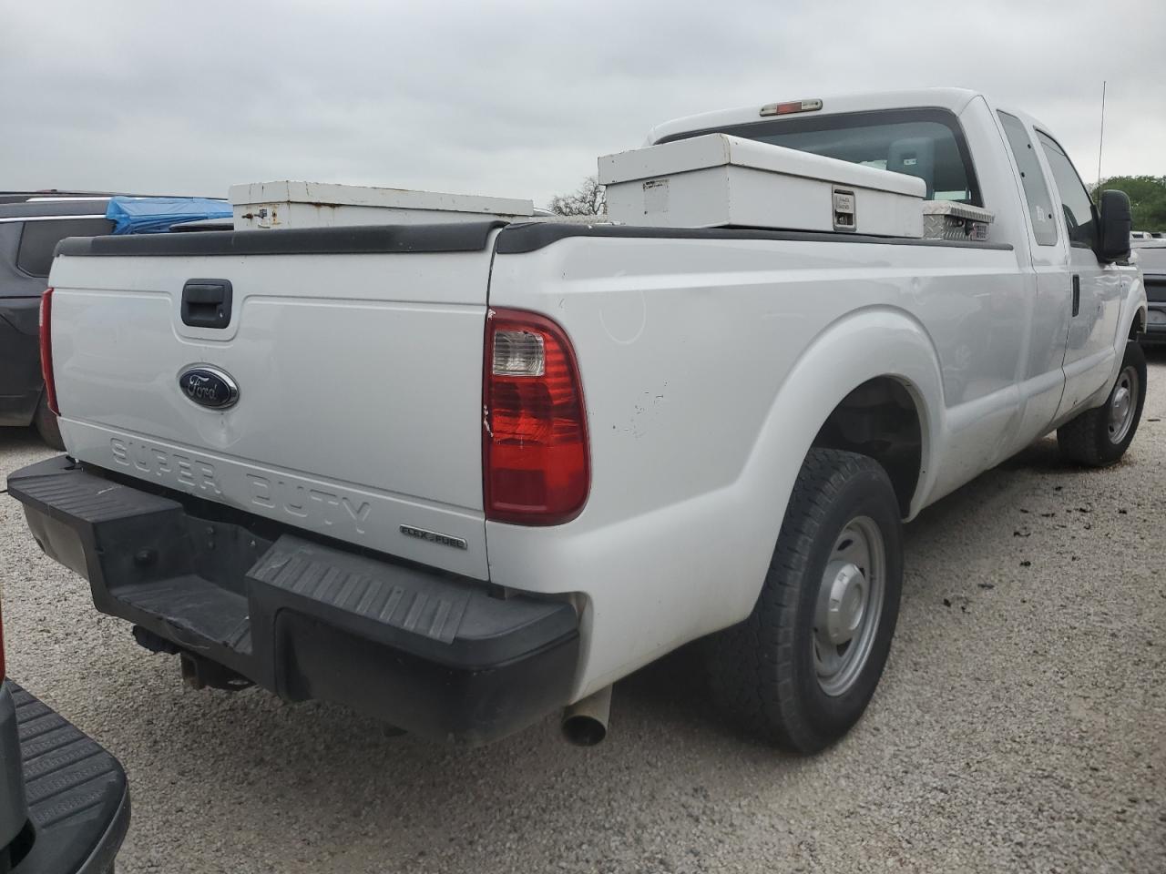 2015 Ford F250 VIN 1FT7X2A63FEA35183 Copart auction photo, front end / minor dent/scratches damage thumbnail 3