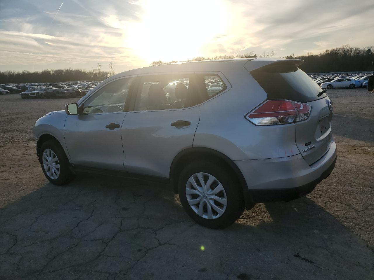 2016 Nissan Rogue VIN JN8AT2MT4GW022641 Copart auction photo, front end damage thumbnail 2