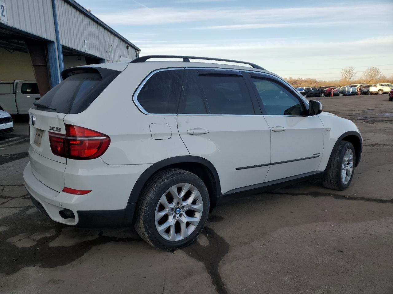 2013 BMW X5 VIN 5UXZV4C56D0B20352 Copart auction photo, minor dent/scratches damage thumbnail 3