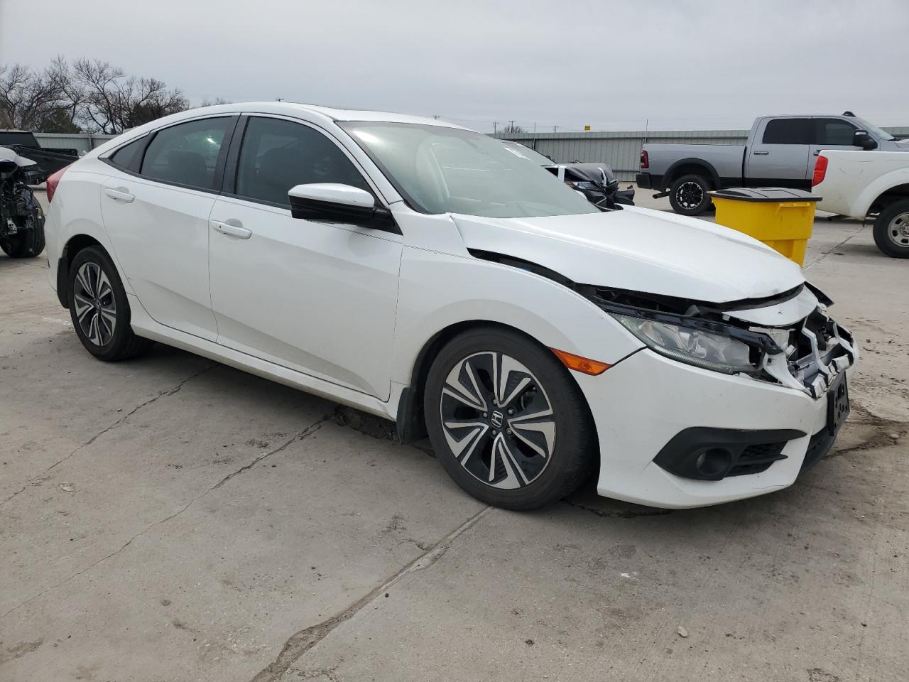 2017 Honda Civic VIN 2HGFC1F33HH631942 Copart auction photo, front end damage thumbnail 4