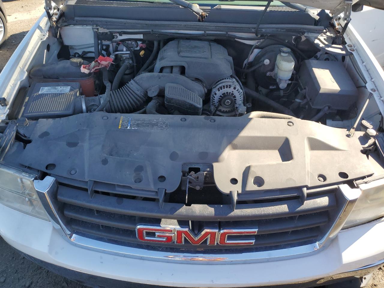 2008 GMC Sierra VIN 1GTEC14C88Z901664 Copart auction photo, front end / undercarriage damage thumbnail 11