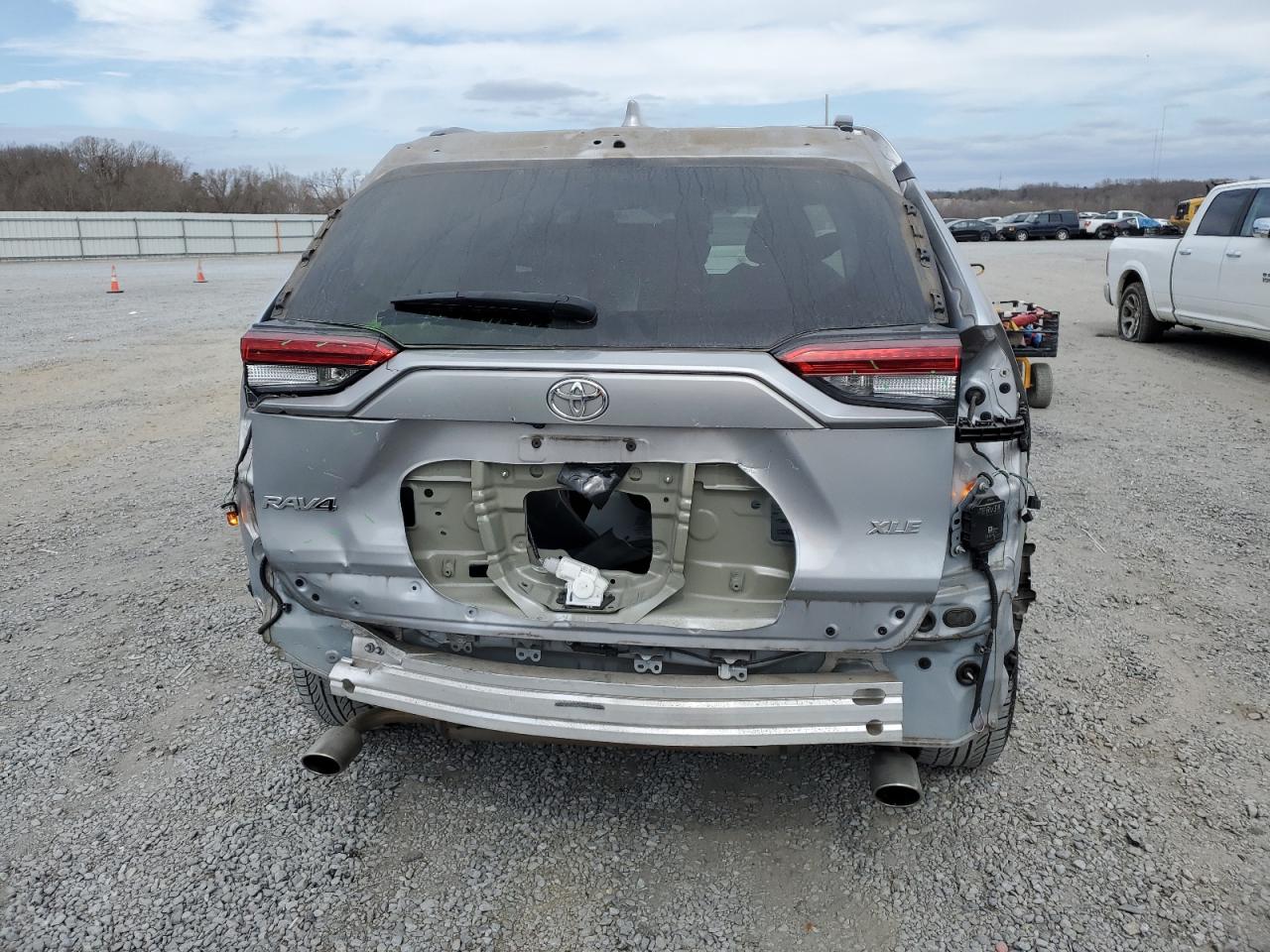 2020 Toyota RAV 4 VIN 2T3W1RFV0LC076589 Copart auction photo, rear end / side damage thumbnail 6