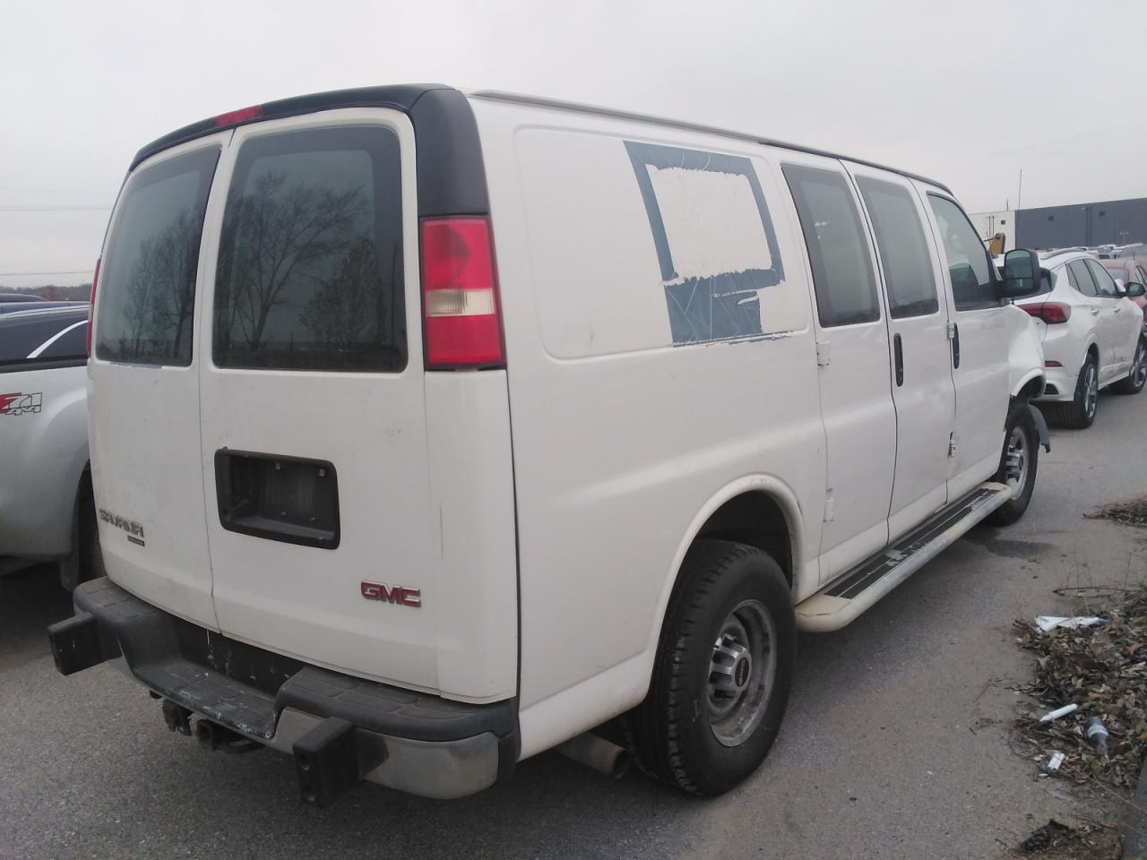 2014 GMC Savana VIN 1GTW7FCA3E1915858 Copart auction photo, front end damage thumbnail 3