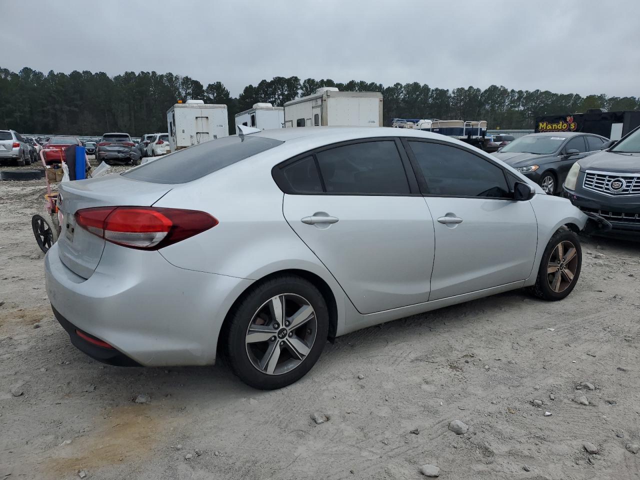 2018 KIA Forte VIN 3KPFL4A72JE200987 Copart auction photo, front end damage thumbnail 3
