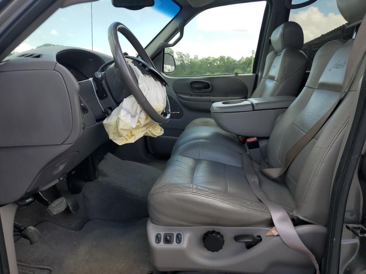 2002 Ford F-150 VIN 1FTRW07642KB27518 Copart auction photo, side / rear end damage thumbnail 7