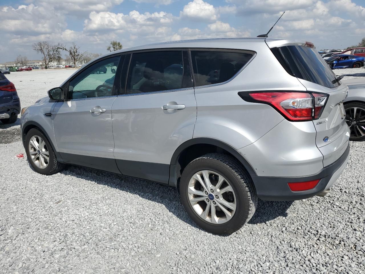 2017 Ford Escape VIN 1FMCU0G90HUC52319 Copart auction photo, normal wear / minor dent/scratches damage thumbnail 2