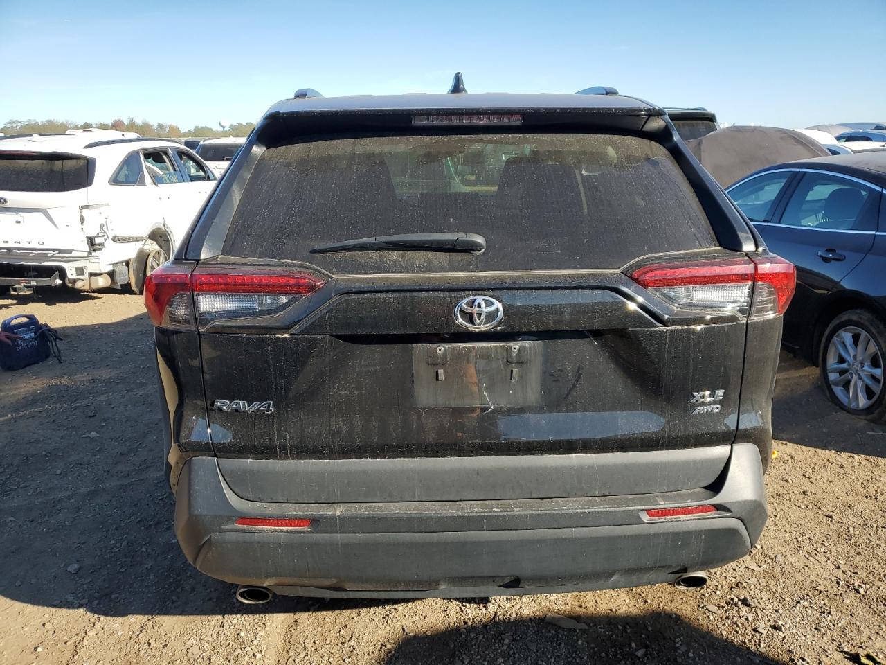 2021 Toyota RAV 4 VIN 2T3P1RFV3MC164171 Copart auction photo, side damage thumbnail 6