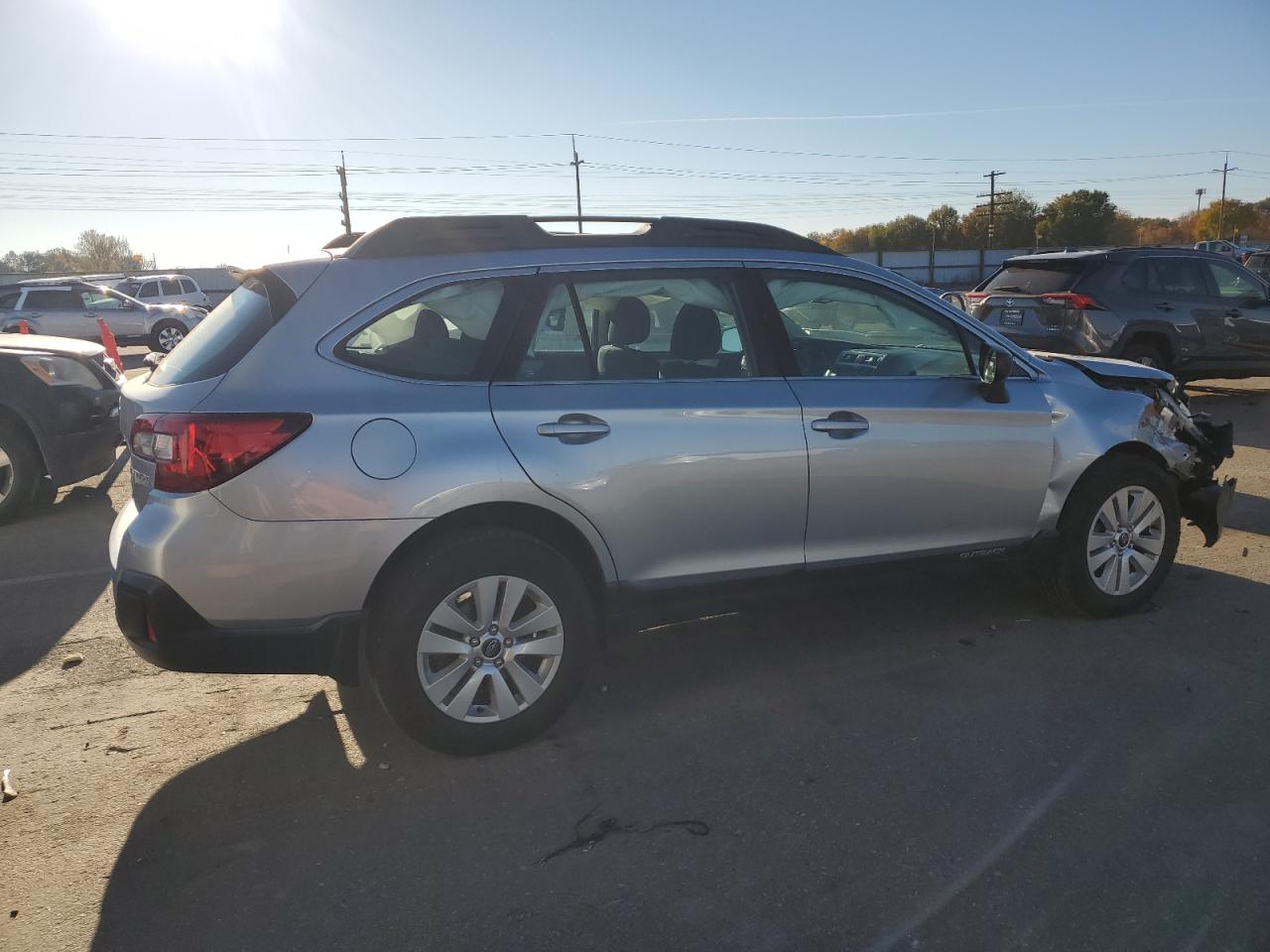 2018 Subaru Outback VIN 4S4BSAAC3J3321110 Copart auction photo, front end damage thumbnail 3