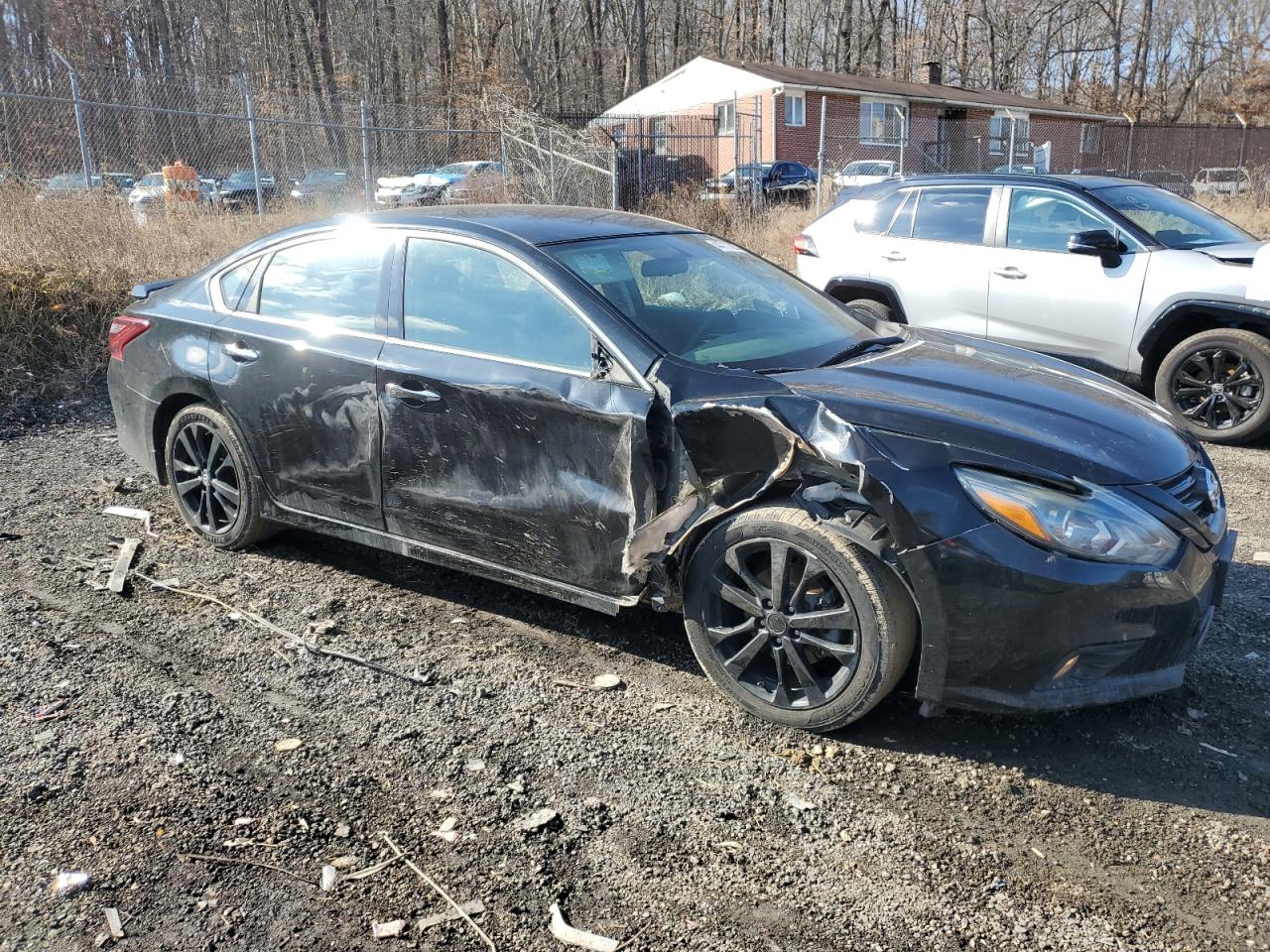2018 Nissan Altima VIN 1N4AL3AP8JC265814 Copart auction photo, side / front end damage thumbnail 4