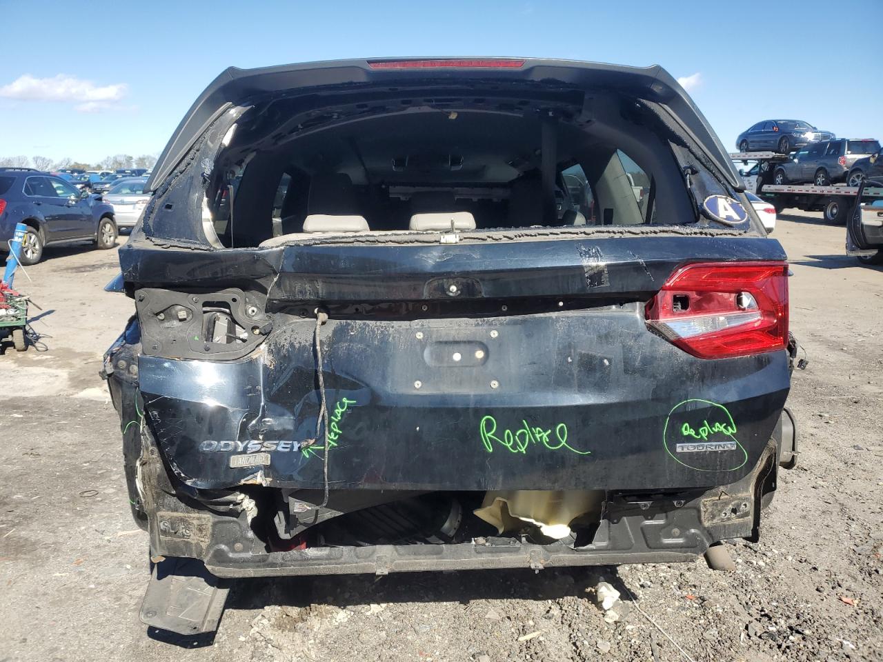 2018 Honda Odyssey VIN 5FNRL6H82JB028879 Copart auction photo, rear end / minor dent/scratches damage thumbnail 6