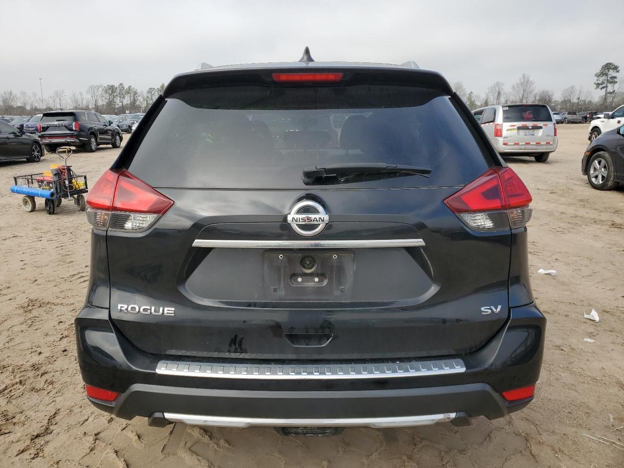 2017 Nissan Rogue VIN JN8AT2MT3HW402720 Copart auction photo, front end / minor dent/scratches damage thumbnail 6