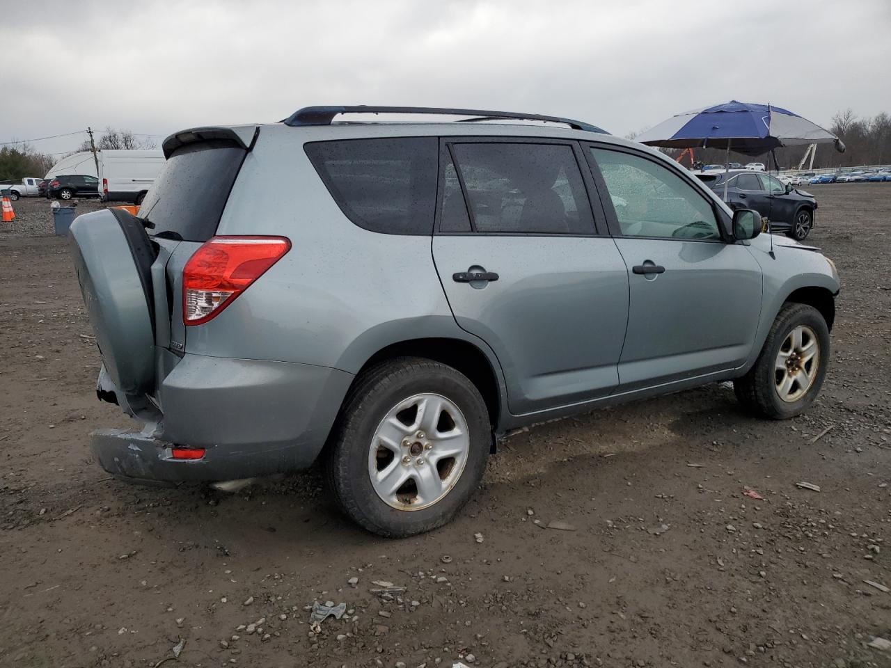 2006 Toyota RAV 4 VIN JTMBD33V065030374 Copart auction photo, front end / rear end damage thumbnail 3