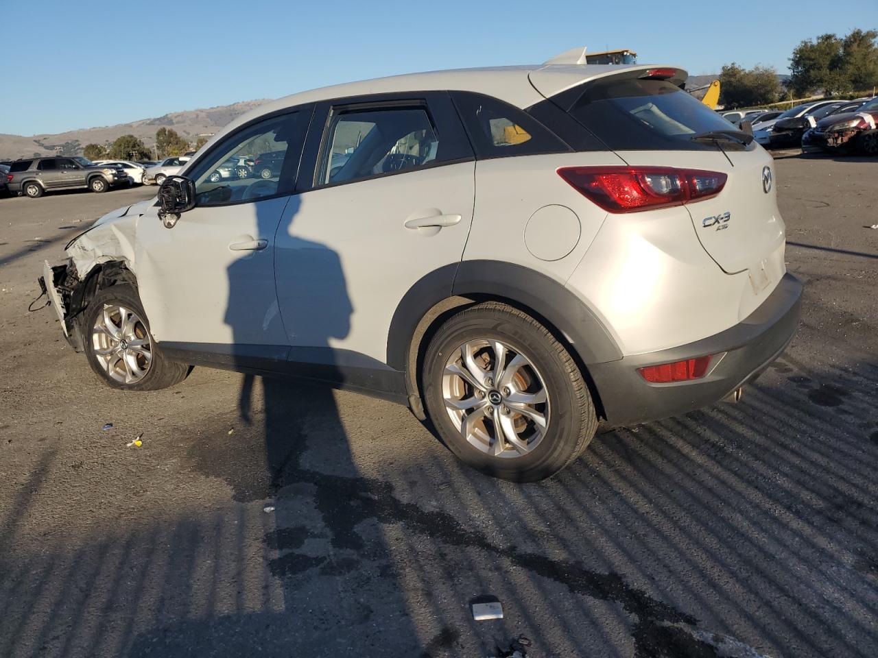 2018 Mazda CX-3 VIN JM1DKFB78J0317177 Copart auction photo, front end / side damage thumbnail 2