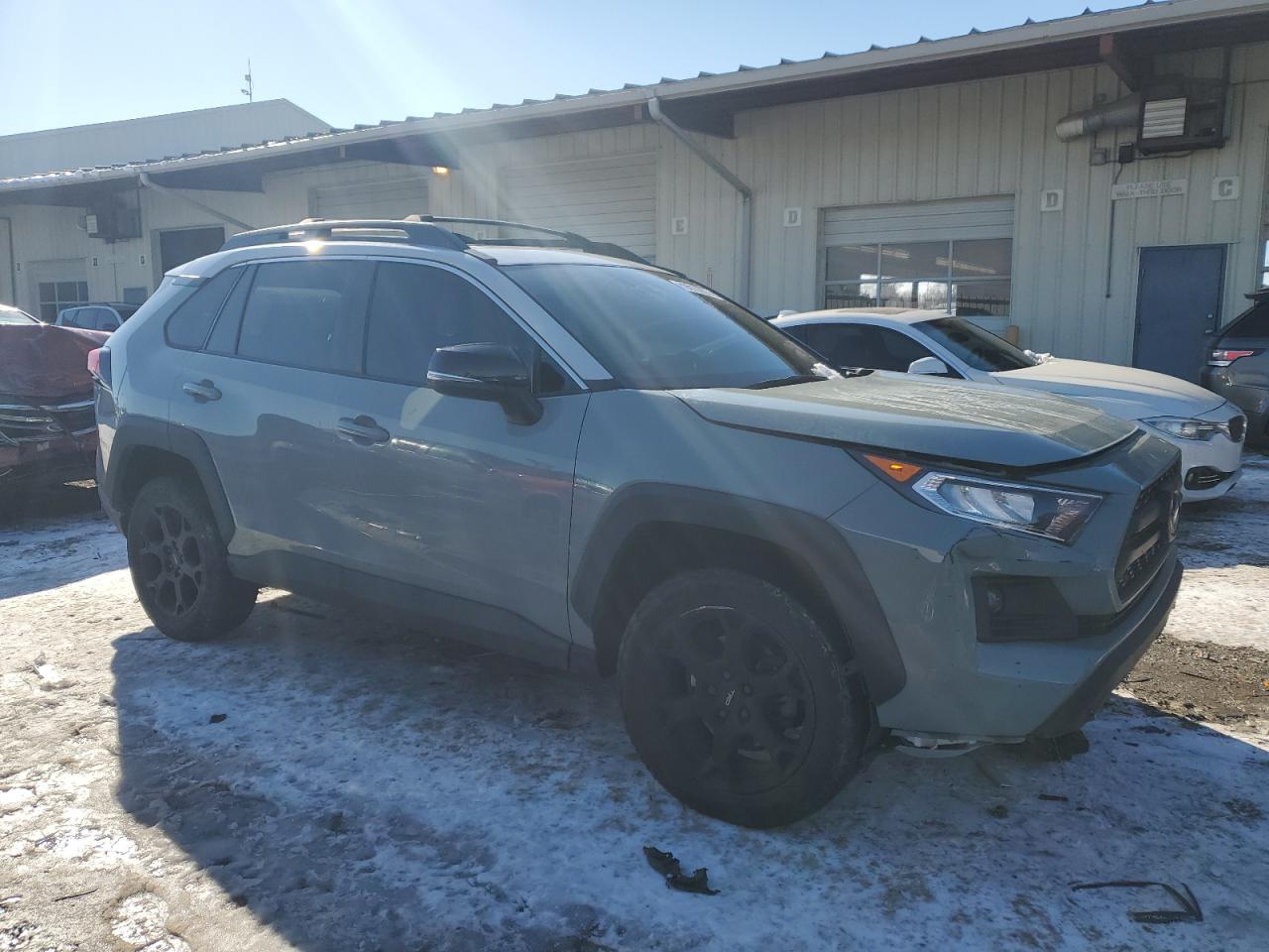 2021 Toyota RAV 4 VIN 2T3S1RFVXMW216565 Copart auction photo, front end / rear end damage thumbnail 4