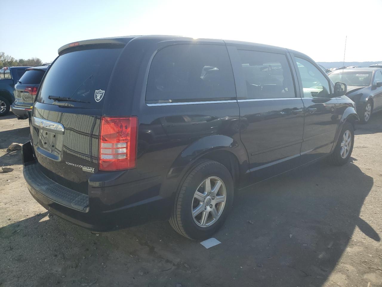 2010 Chrysler Town & Country VIN 2A4RR2D17AR423526 Copart auction photo, front end damage thumbnail 3