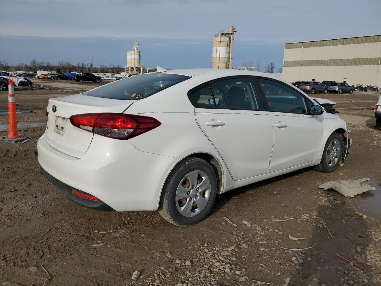 2017 KIA Forte VIN 3KPFK4A7XHE045683 Copart auction photo, front end damage thumbnail 3