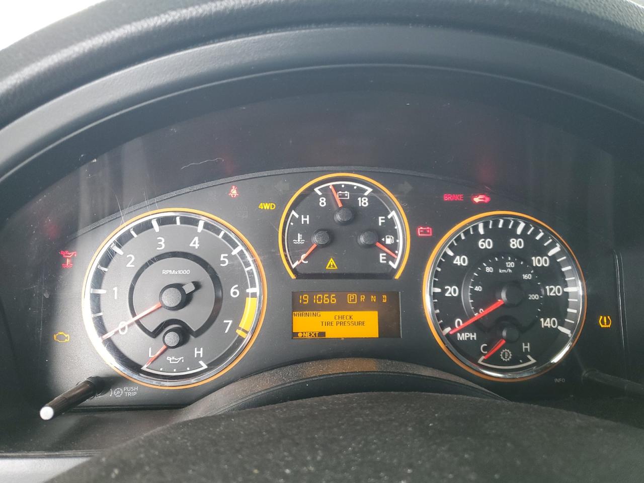 2015 Nissan Armada VIN 5N1AA0NC2FN615810 Copart auction photo, mechanical / minor dent/scratches damage thumbnail 9