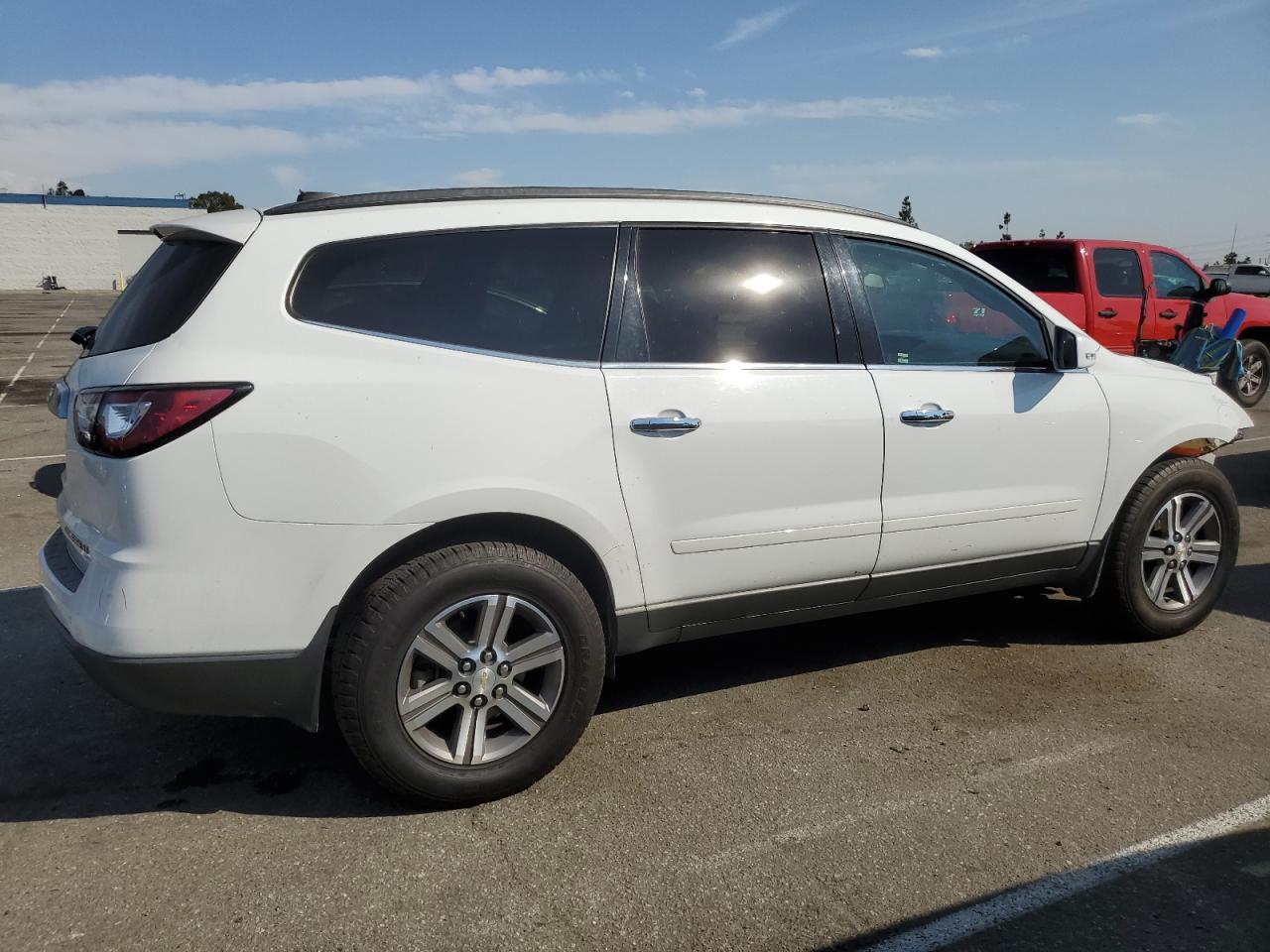 2016 Chevrolet Traverse VIN 1GNKRGKD7GJ331967 Copart auction photo, front end / side damage thumbnail 3