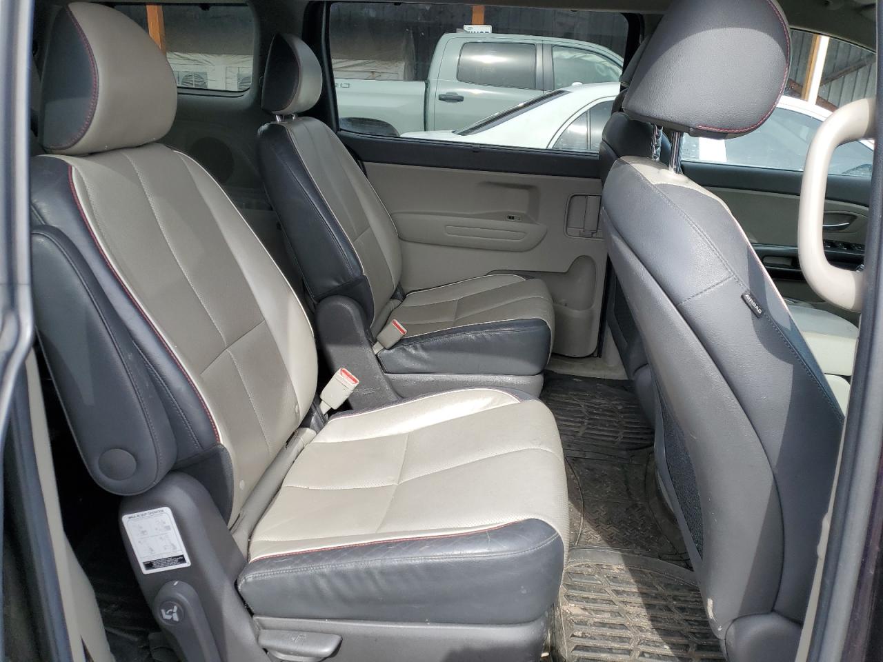 2018 KIA Sedona VIN KNDMB5C13J6380463 Copart auction photo, rear end / hail damage thumbnail 11