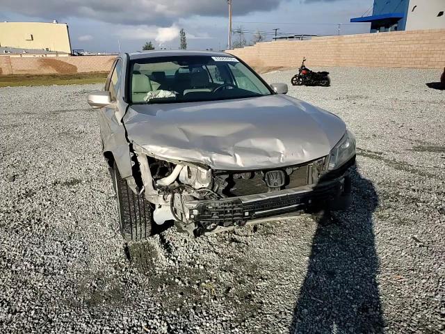 2013 Honda Accord VIN 1HGCR3F82DA011763 Copart auction photo, front end / minor dent/scratches damage thumbnail 10