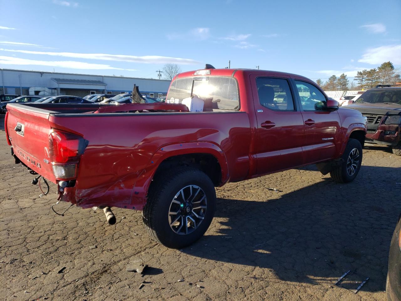 2022 Toyota Tacoma VIN 3TMDZ5BN4NM133281 Copart auction photo, all over damage thumbnail 3