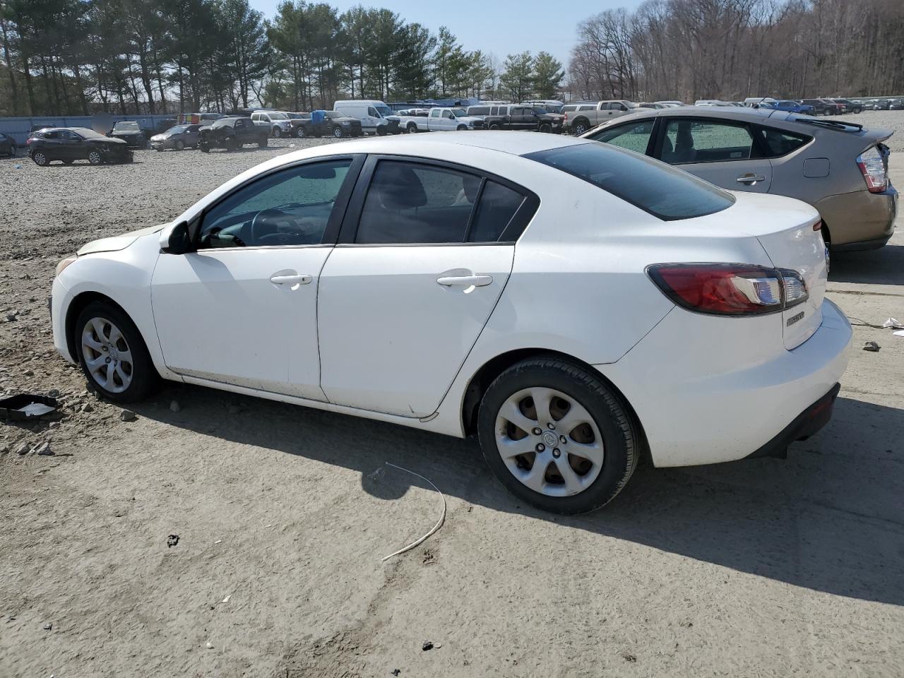 2011 Mazda 3 VIN JM1BL1UG7B1498868 Copart auction photo, side damage thumbnail 2