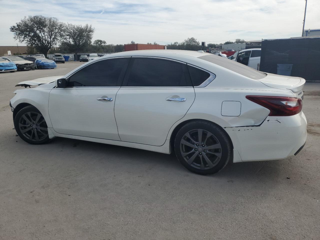 2018 Nissan Altima VIN 1N4AL3AP2JC279756 Copart auction photo, front end / rear end damage thumbnail 2