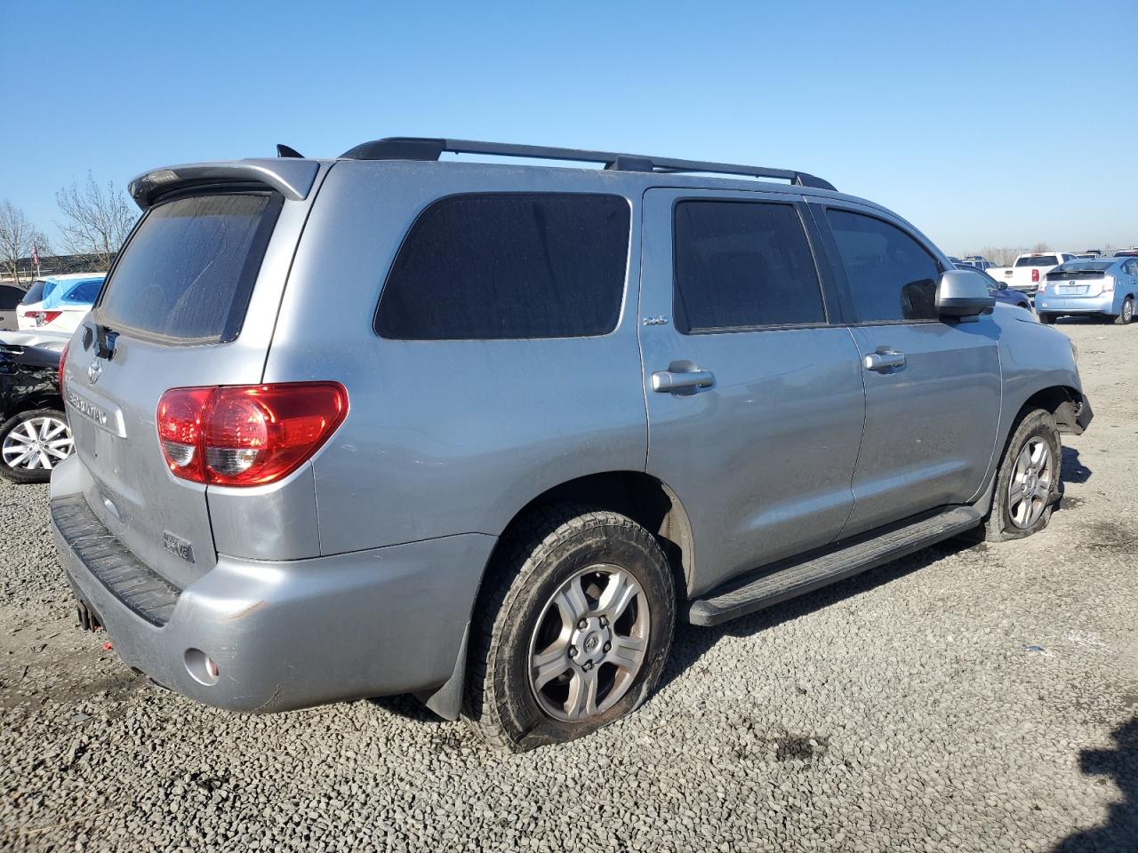 2015 Toyota Sequoia VIN 5TDBY5G14FS122167 Copart auction photo, front end damage thumbnail 3