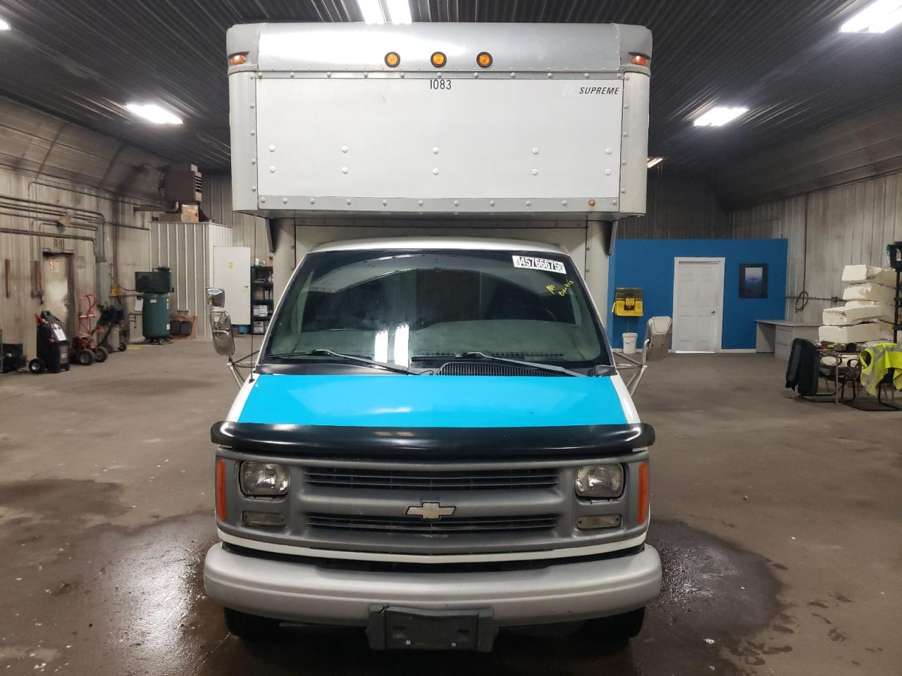 2002 Chevrolet Express VIN 1GBJG31R721203449 Copart auction photo, mechanical damage thumbnail 5
