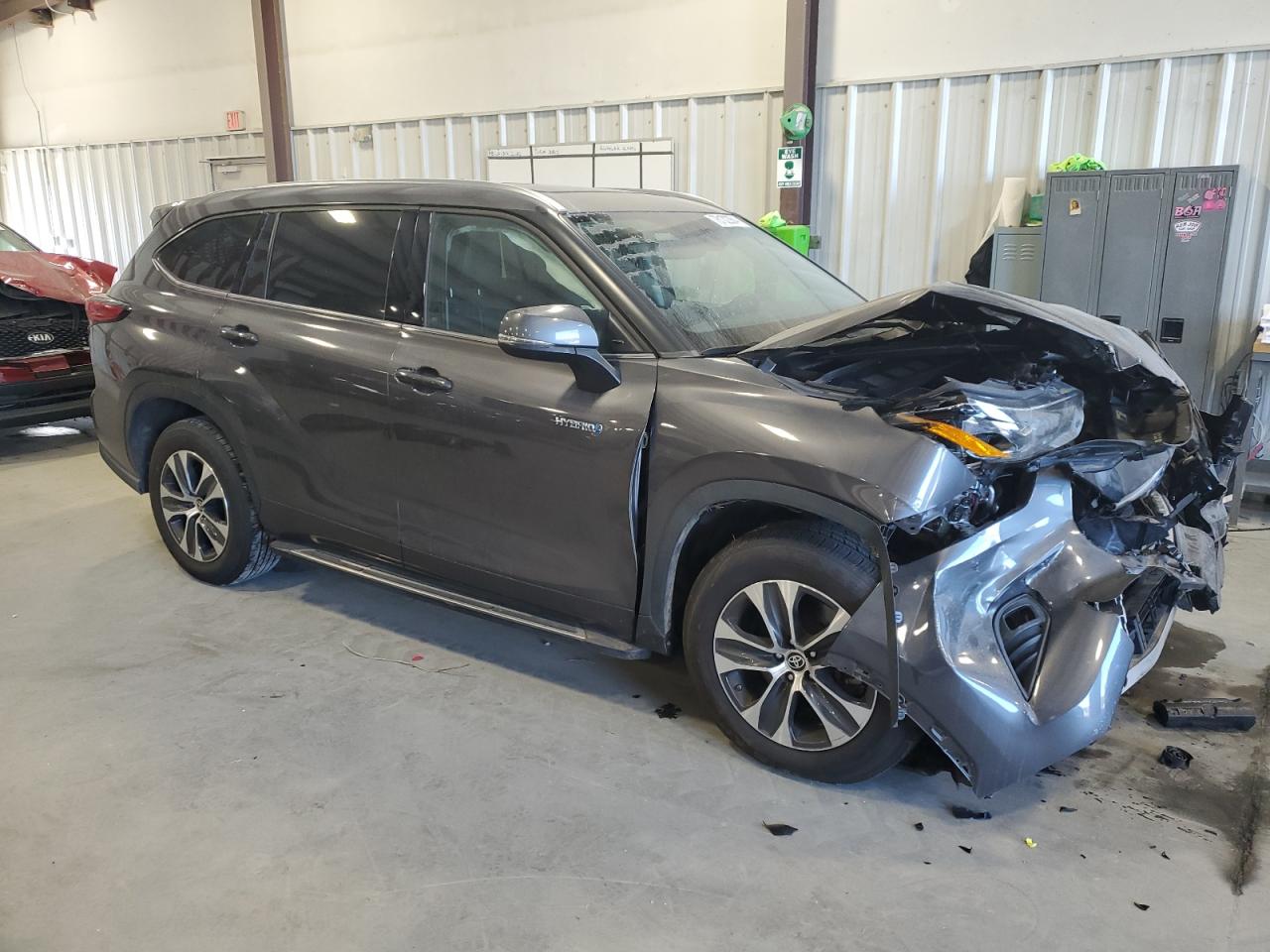2021 Toyota Highlander VIN 5TDGARAH0MS008414 Copart auction photo, front end damage thumbnail 4