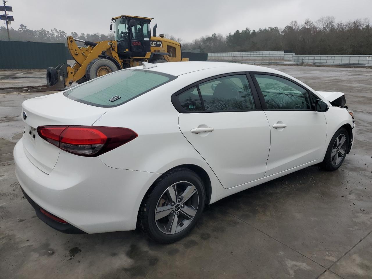 2018 KIA Forte VIN 3KPFL4A75JE239251 Copart auction photo, front end / minor dent/scratches damage thumbnail 3